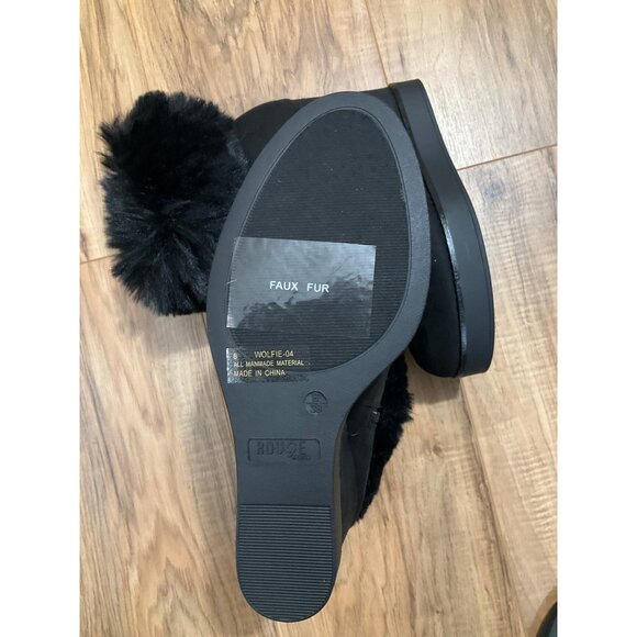 NWT Faux Fur Lined Wedge Bootie - Black Suede Size 8 - Picture 4 of 12